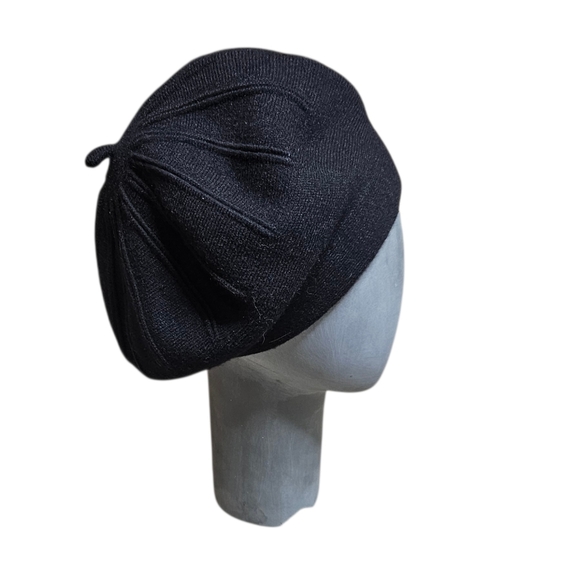 Vintage Accessories - Vintage Black Knit Beret Classic French Wool-Feel Hat Timeless Parisian Style